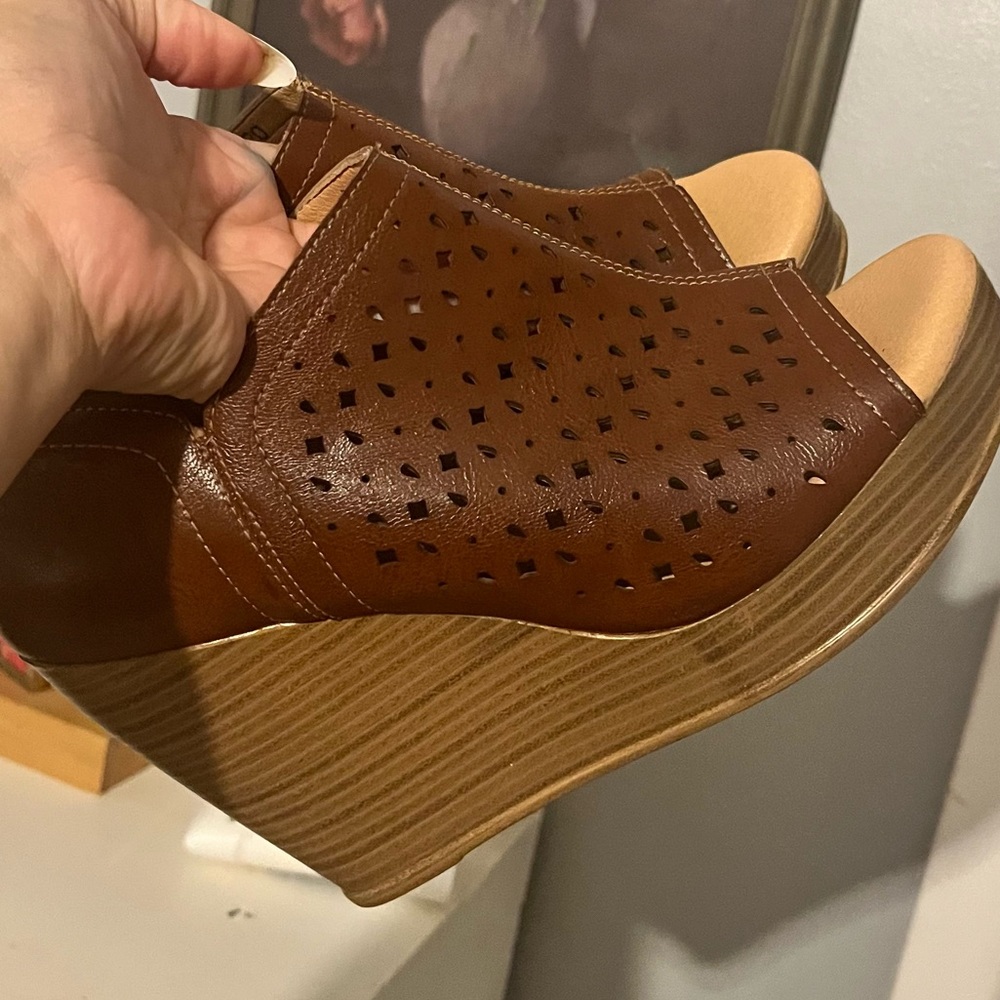Dr scrolls wedges